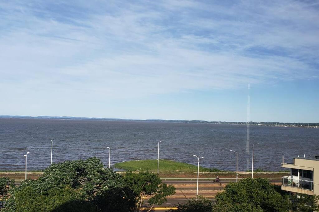 Hermoso Departamento Con Vista Al Rio Y Parrilla Apartment Posadas Luaran gambar